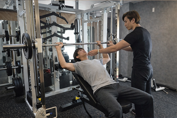 大宮 男性 パーソナルトレーニング スミスマシン